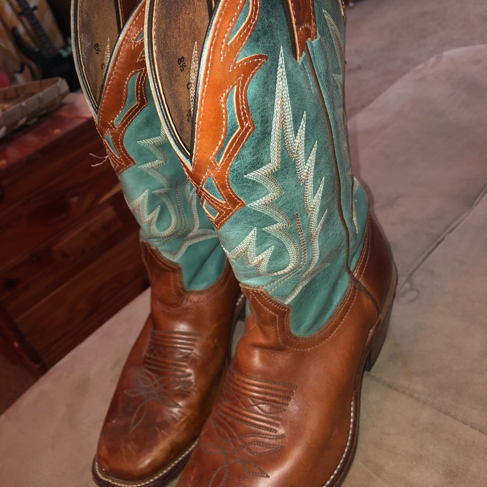 Amazing cowgirl boots!